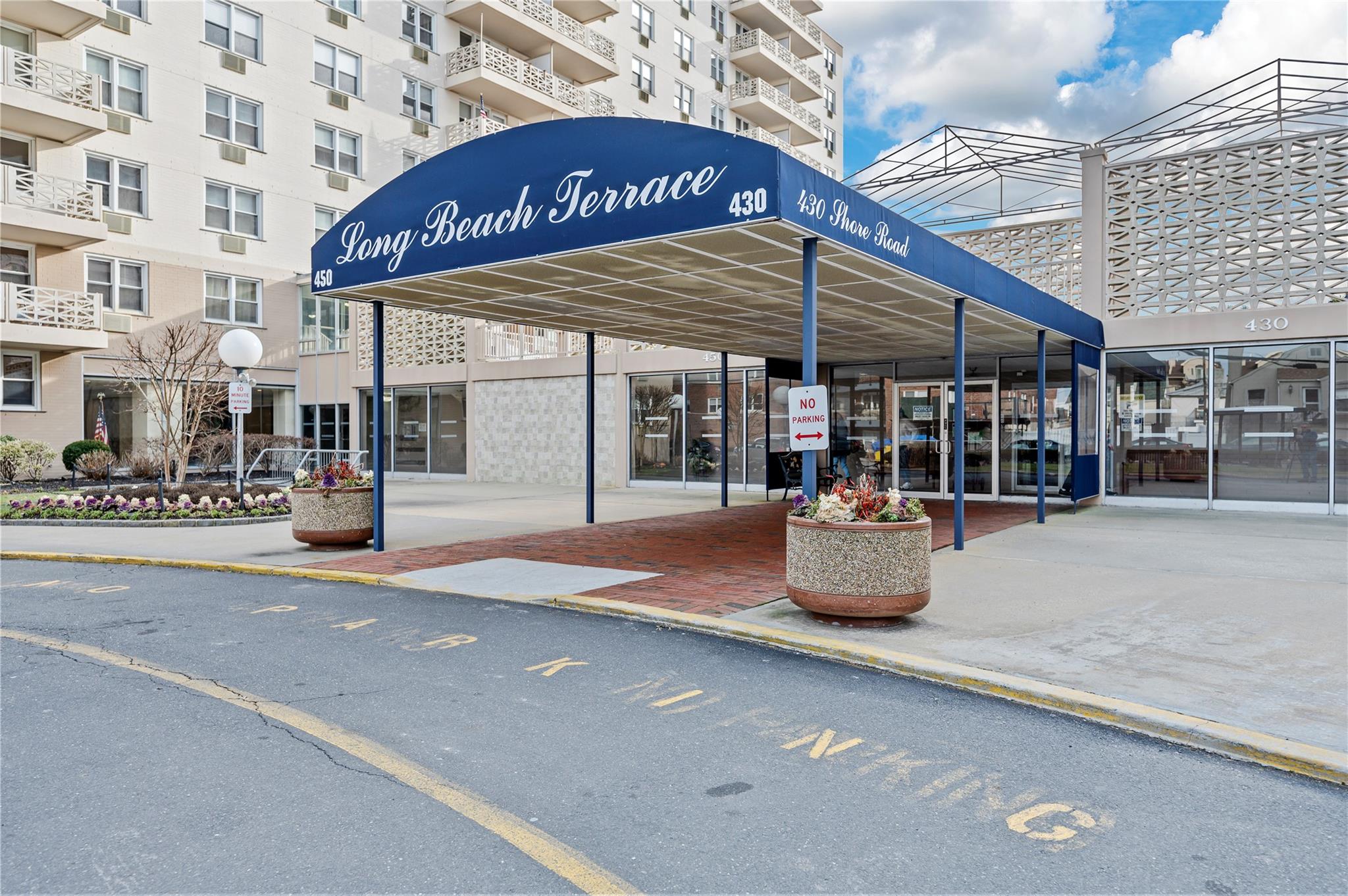 450 Shore Road #2H, Long Beach, New York image 1