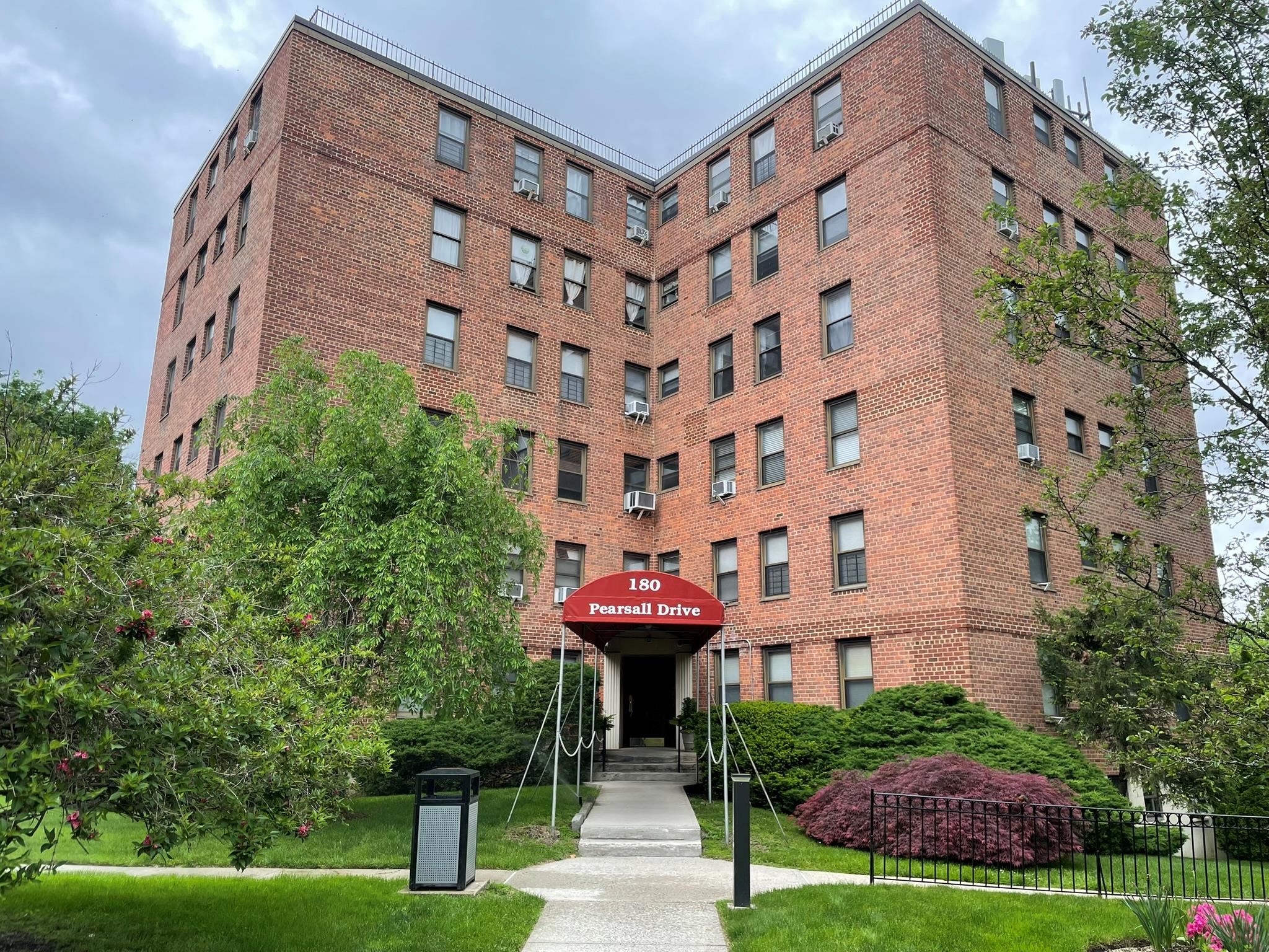 180 Pearsall Drive #5B, Mount Vernon, New York image 1