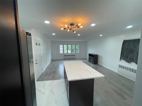 527 E 5th Street Brooklyn NY 11218