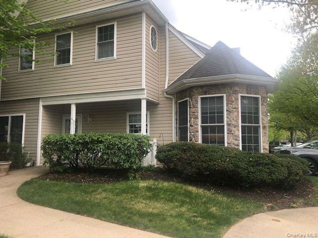 Photo of 170 Larry Lane, Dix Hills, NY 11746 (MLS # 994041)