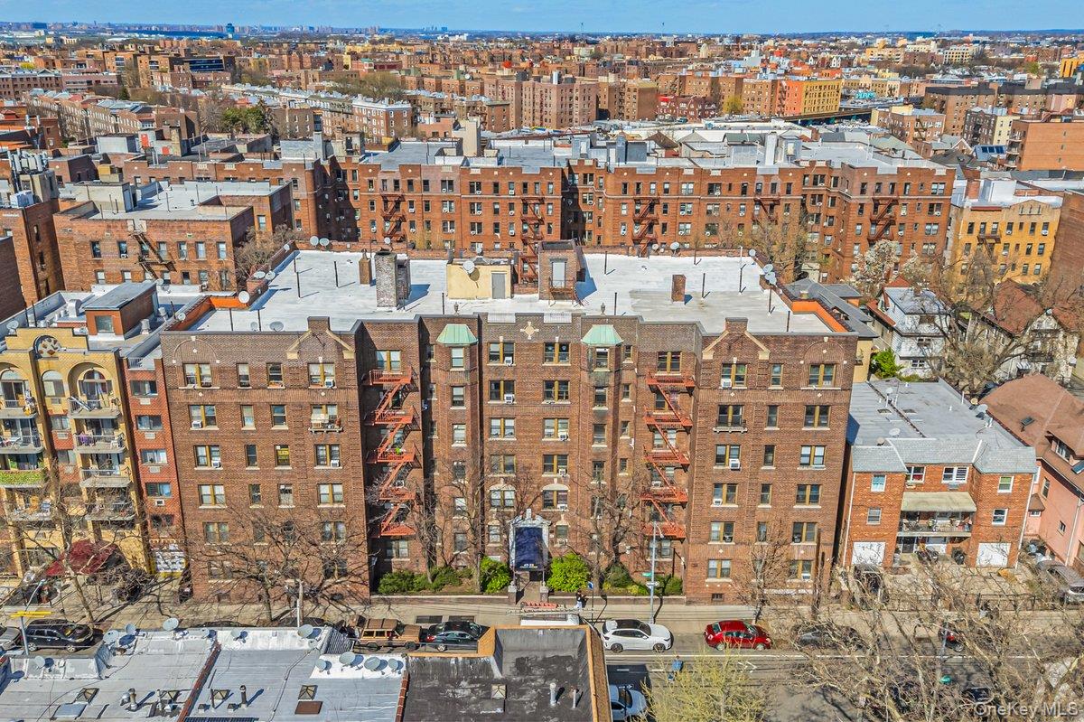 4035 Ithaca Street 5D