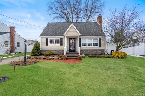 36 Lakewood Avenue Ronkonkoma NY 11779