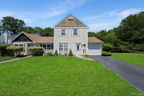 Condo For Sale - 6 Woodchuck Trail<br/> Coram, NY 11727