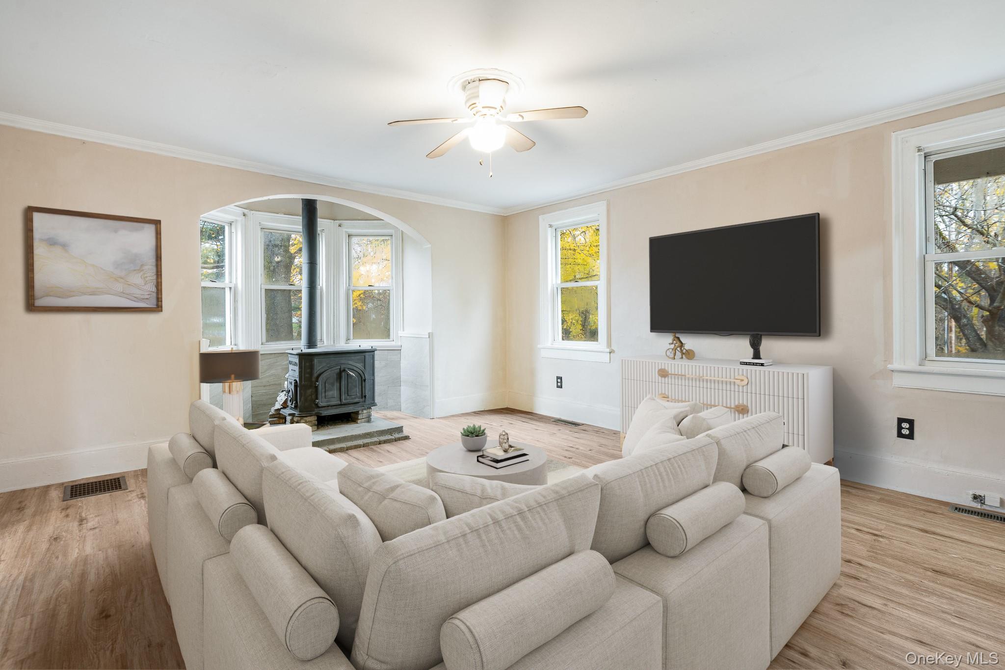 Hyde Park, New York 12538, United States, 4 Bedrooms Bedrooms, ,2 BathroomsBathrooms,Residential,Active,245583