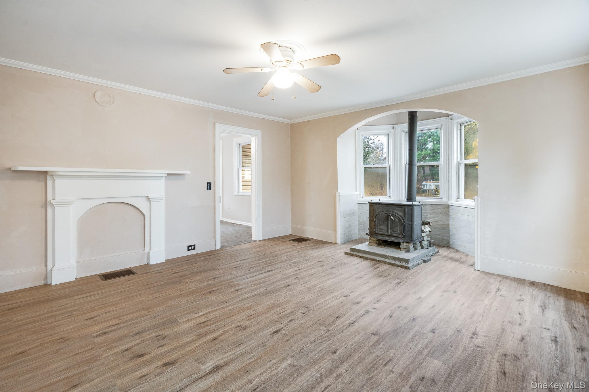 Hyde Park, New York 12538, United States, 4 Bedrooms Bedrooms, ,2 BathroomsBathrooms,Residential,Active,245583