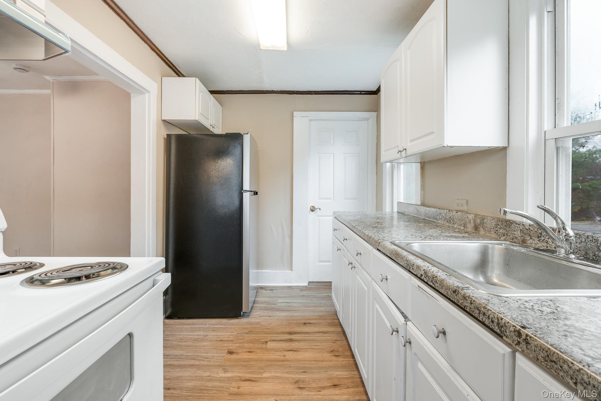 Hyde Park, New York 12538, United States, 4 Bedrooms Bedrooms, ,2 BathroomsBathrooms,Residential,Active,245583