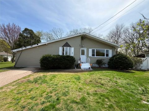 Homes For Sale - 40 Chapel Hill Drive<br/> Brentwood, NY 11717