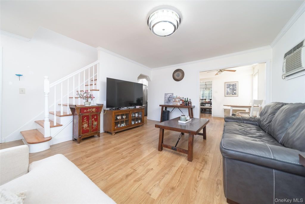 Photo of 57 Chaffee Avenue, Albertson, NY 11507 (MLS # 953725)