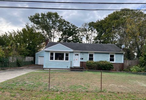 Apartment For Sale - 61 Herbert Circle<br/> Patchogue, NY 11772