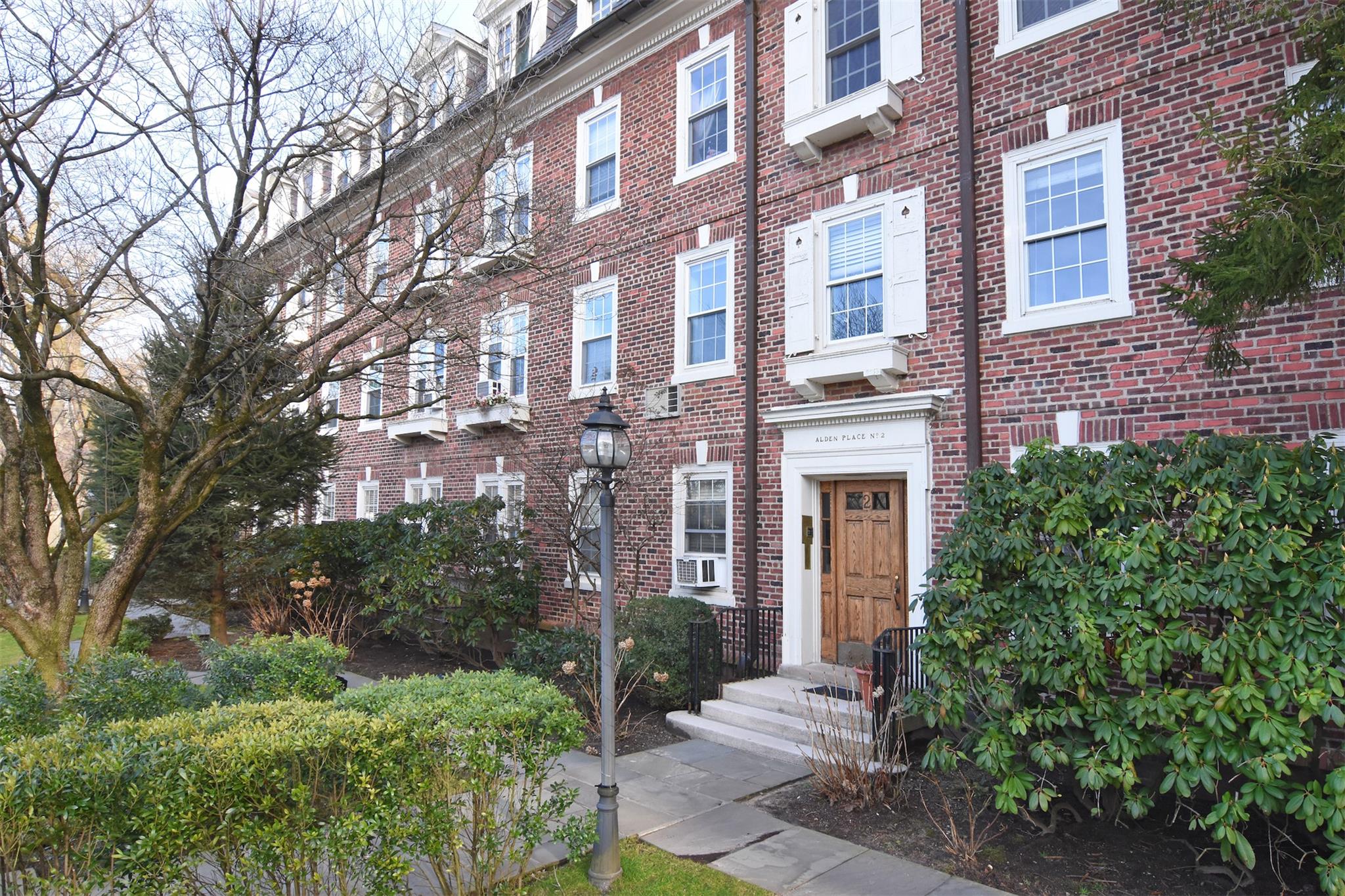 Property for Sale at Alden Place 2C, Bronxville, New York - Bedrooms: 2 
Bathrooms: 1  - $500,000