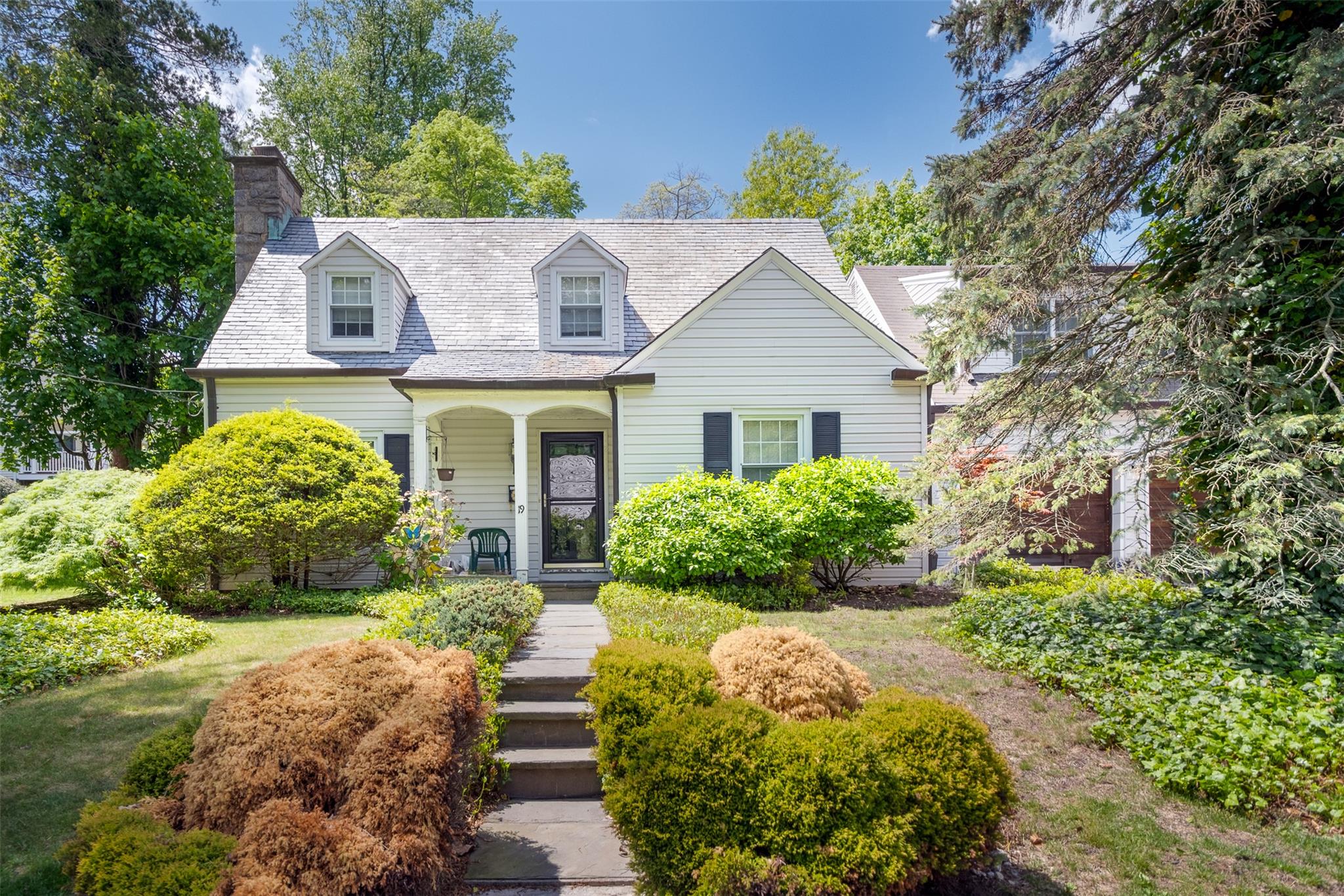 19 Reynal Road, White Plains, New York image 1