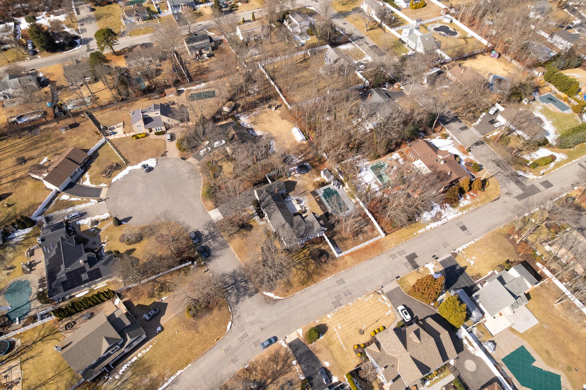 1 Wendy Court, Mount Sinai, New York image 30