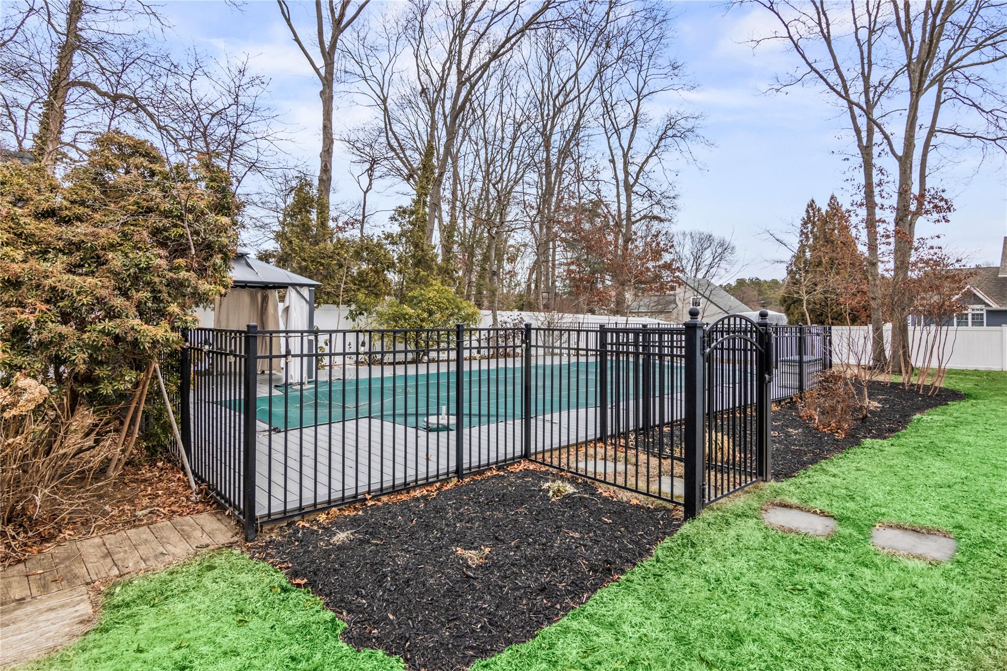 1 Wendy Court, Mount Sinai, New York image 28