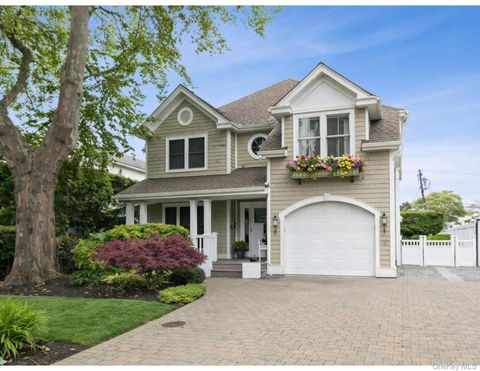 71 Mc Cue Babylon NY 11702