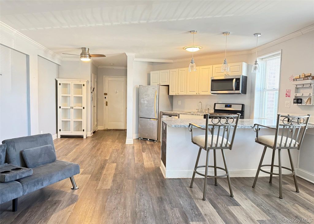 Photo of 40 Davenport Avenue #1L, New Rochelle, NY 10805 (MLS # 961127)