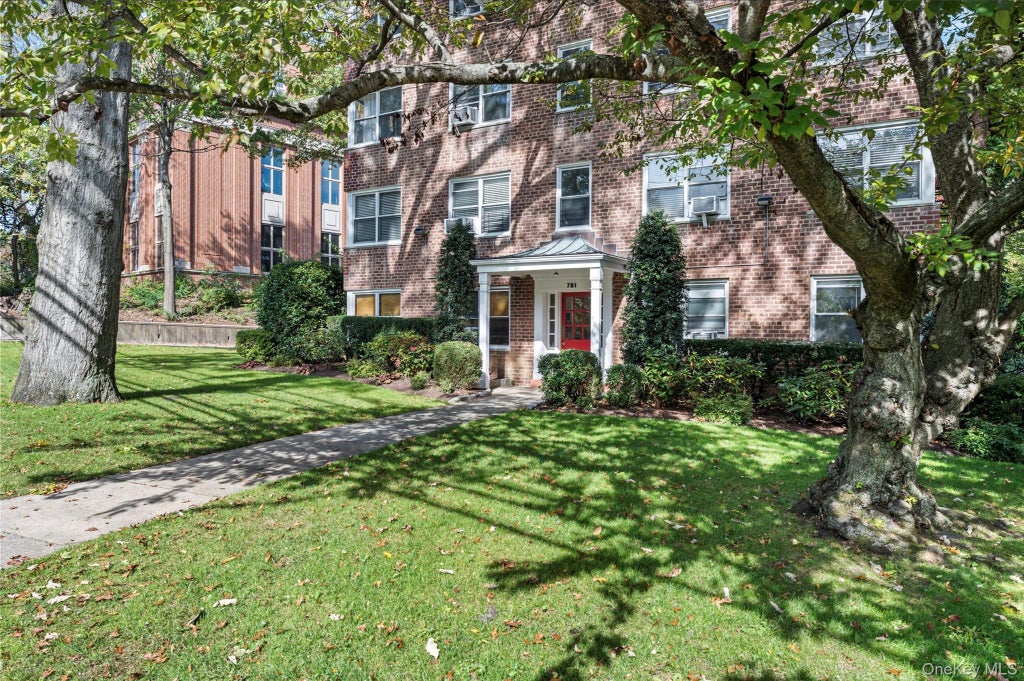 Photo of 781 Palmer Road #3D, Bronxville, NY 10708 (MLS # 1066977)