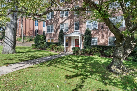 Photo of 781 Palmer Road #3D, Bronxville, NY 10708 (MLS # 1066977)