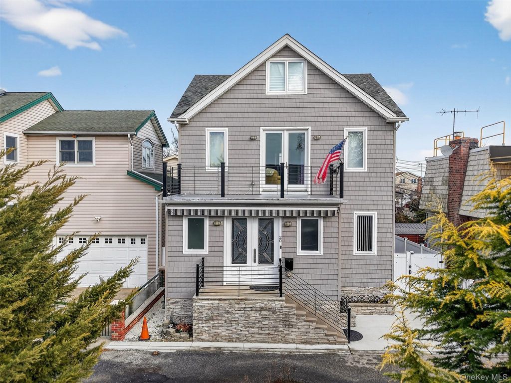 Photo of 20 Hyman Court, Brooklyn, NY 11229 (MLS # 954366)