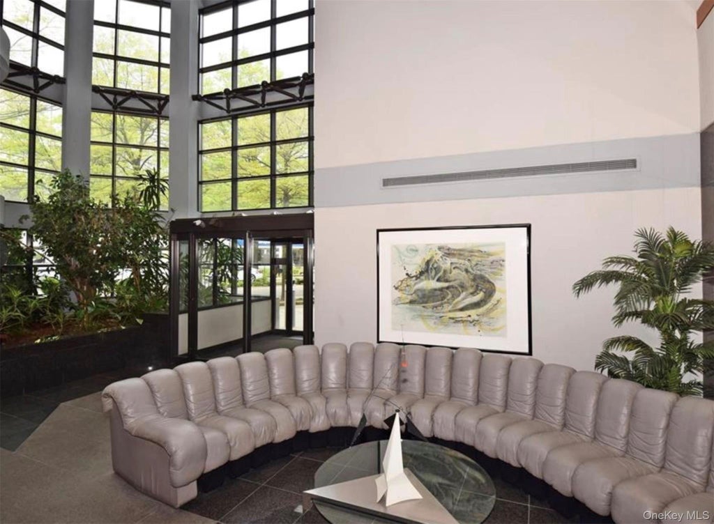 Photo of 100 Great Neck Road #3D, Hempstead, NY 11021 (MLS # 1066239)