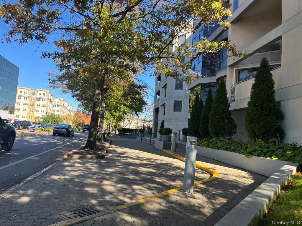 Photo of 100 Great Neck Road #3D, Hempstead, NY 11021 (MLS # 1066239)
