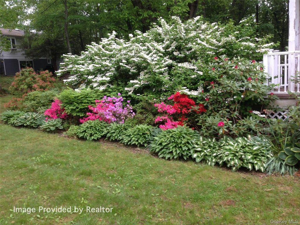 Photo of 13 Reeback Drive, Ossining, NY 10562 (MLS # 950073)