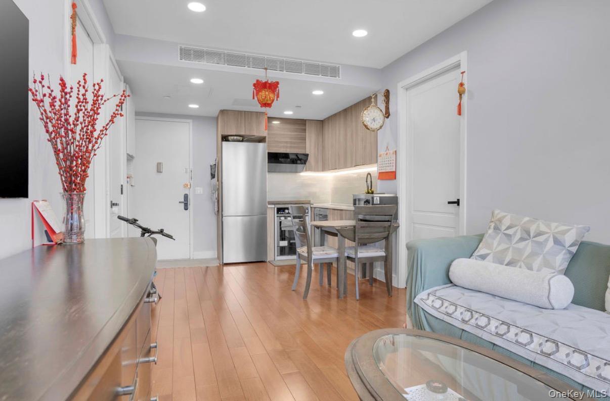 146-17 Northern Boulevard 3A