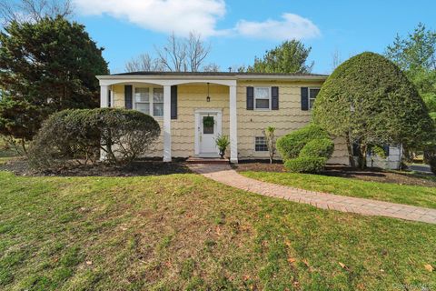 Homes For Sale - 551 Westfield Drive<br/> Valley Cottage, NY 10989