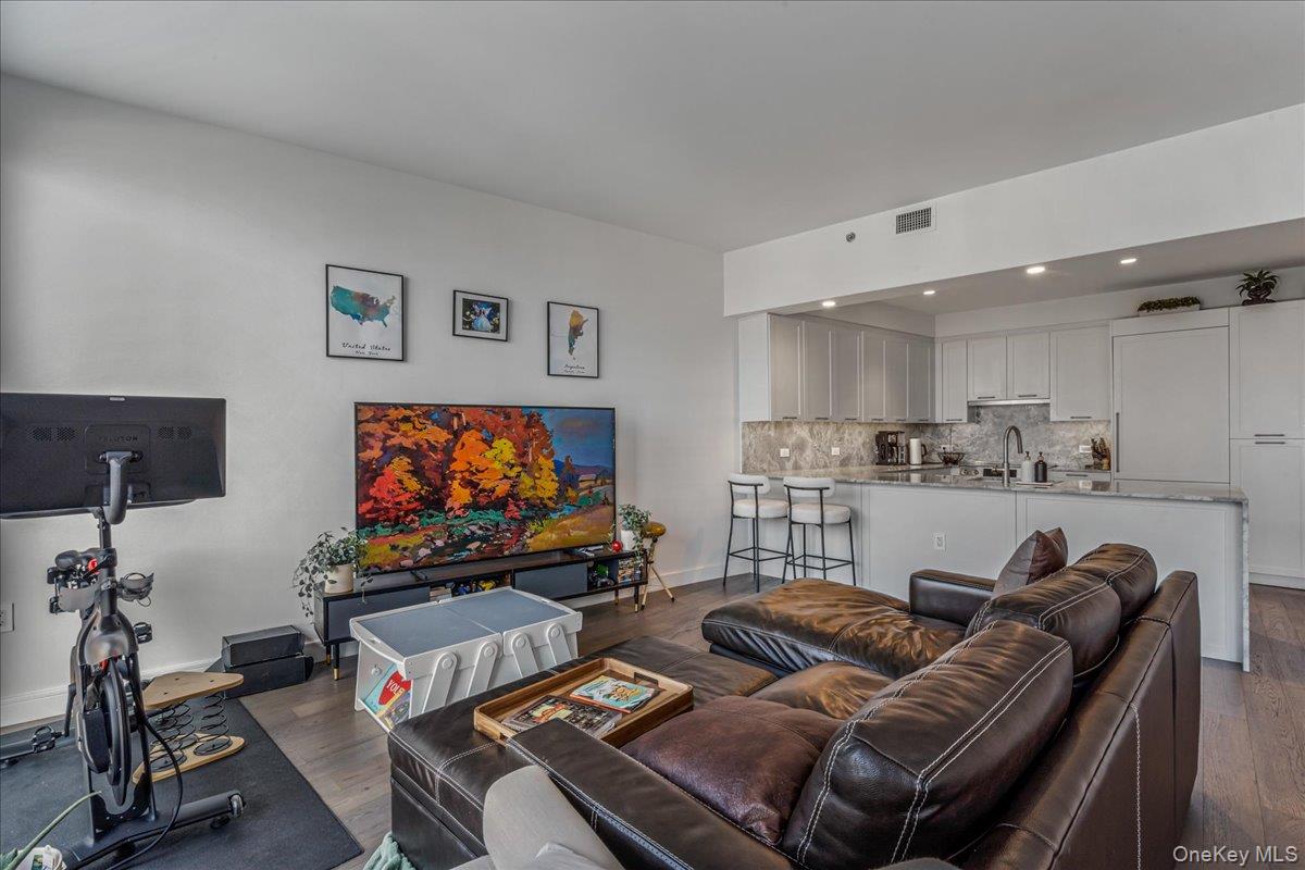 107-06 Queens Boulevard 6H