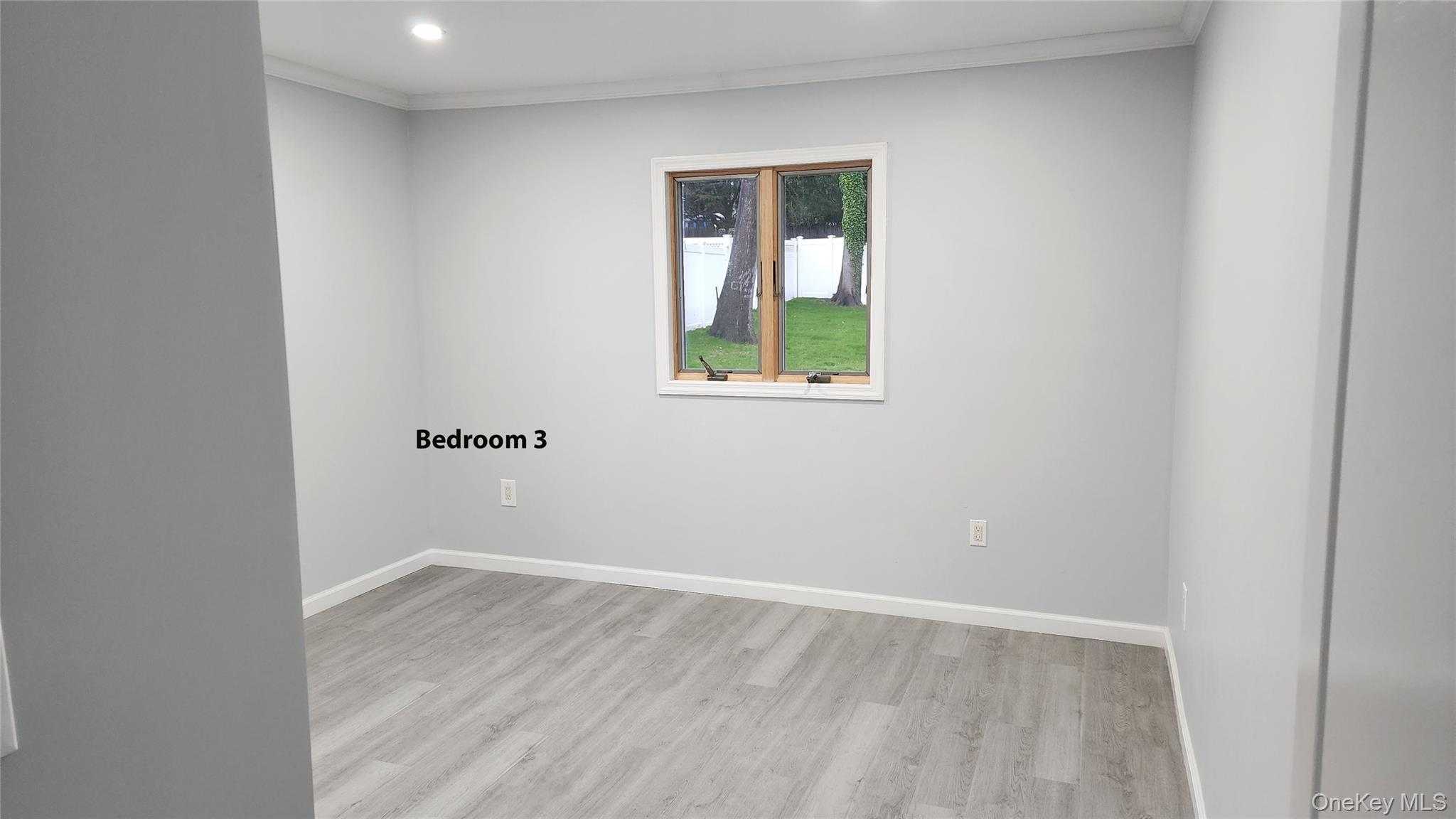 Glen Cove, New York 11542, United States, 3 Bedrooms Bedrooms, ,3 BathroomsBathrooms,Residential,Active,239313