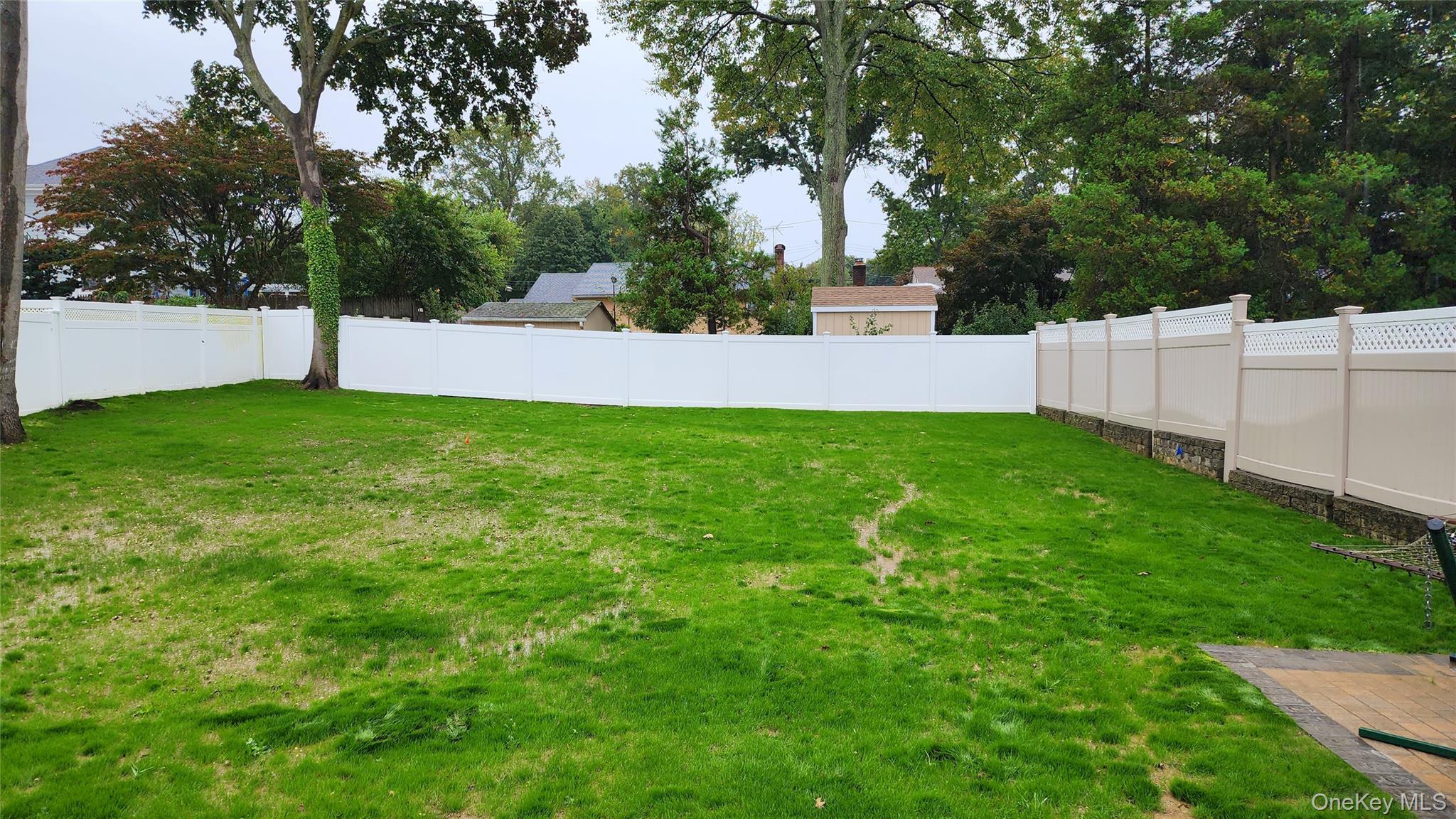 Glen Cove, New York 11542, United States, 3 Bedrooms Bedrooms, ,3 BathroomsBathrooms,Residential,Active,239313