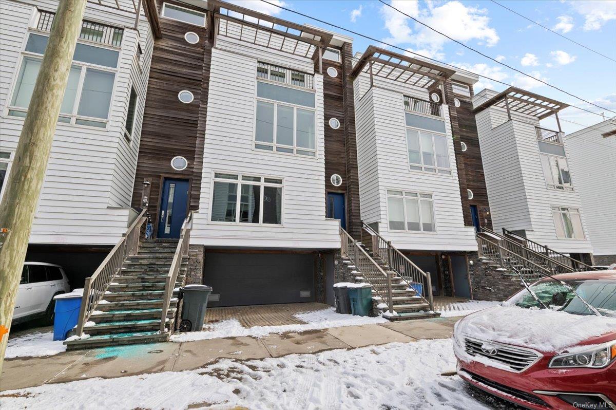 Beach 5th Street, Far Rockaway, Queens, NY - 0.5 Bathrooms  
14 Rooms - 
