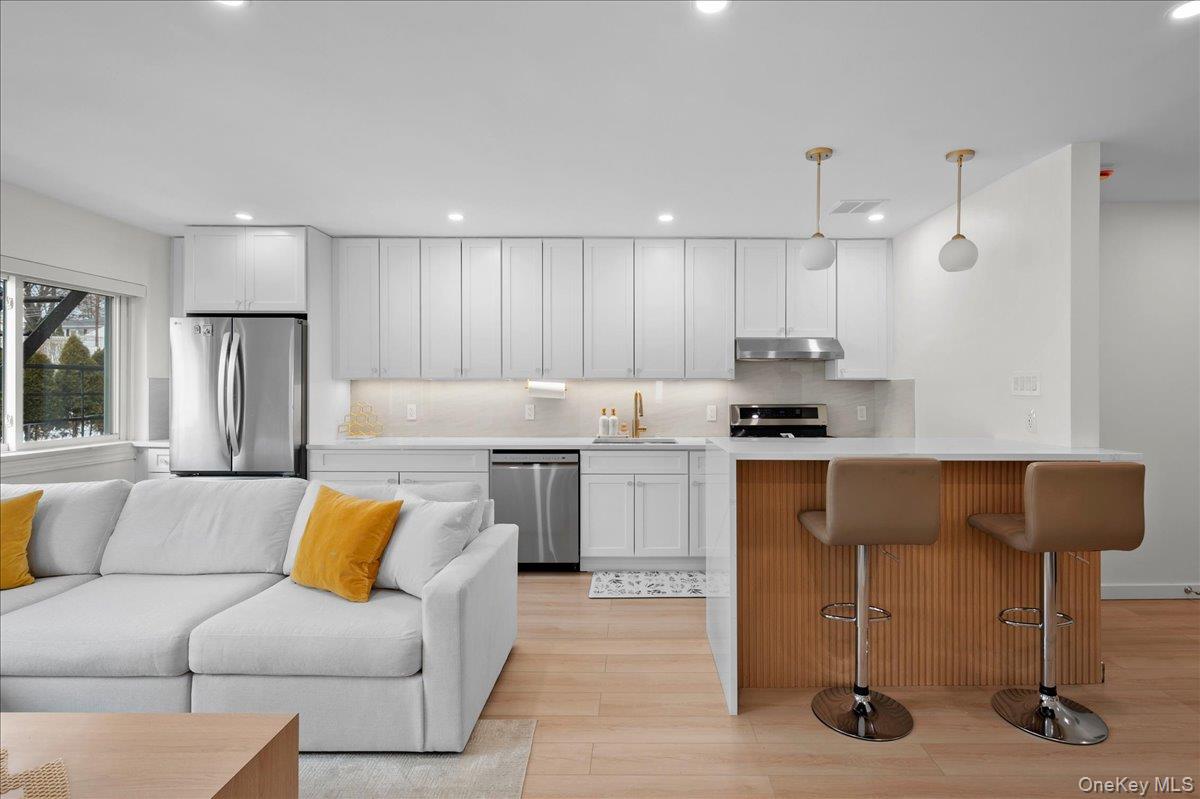 900 Midland Avenue 2G