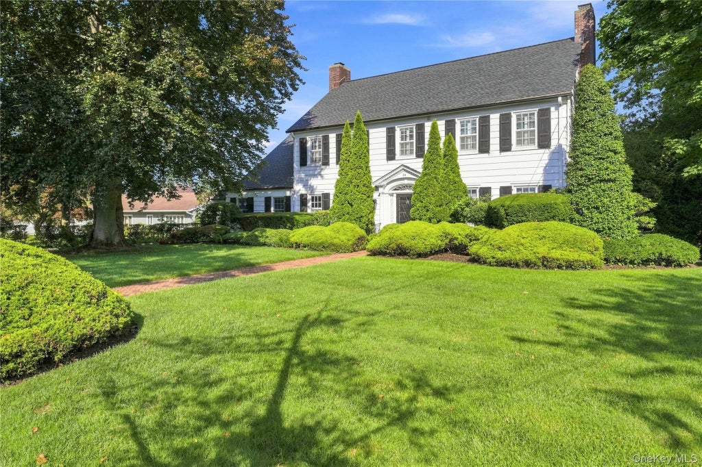 Photo of 84 Ocean Avenue, Amityville, NY 11701 (MLS # 1046399)