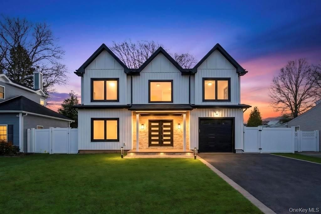 Photo of 26 Fieldstone Drive, Syosset, NY 11791 (MLS # 971934)