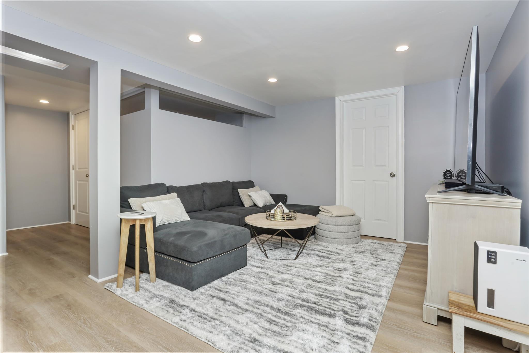 8 Eisenhower Drive, Yonkers, New York image 30