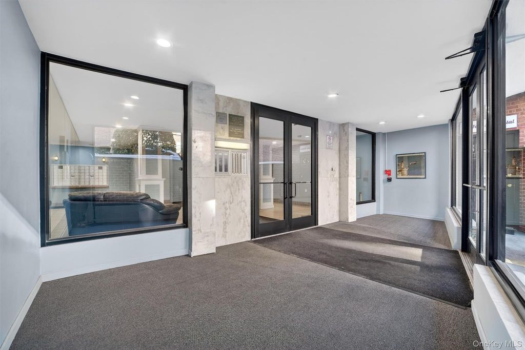 Photo of 30 E Hartsdale Avenue #2J, Hartsdale, NY 10530 (MLS # 963418)