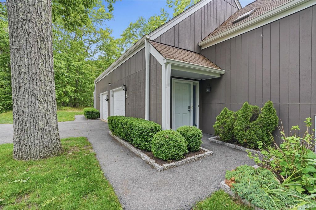 Photo of 2 Timberland Pass, Chappaqua, NY 10514 (MLS # 1006886)