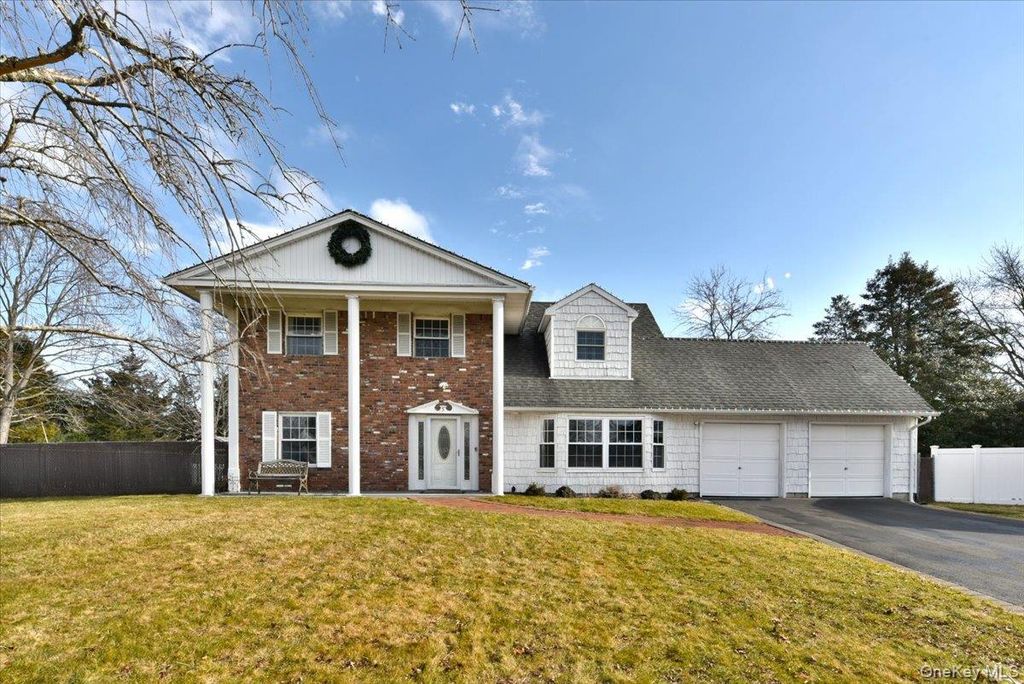 Photo of 5 Mary Lu Drive, Holtsville, NY 11742 (MLS # 954832)