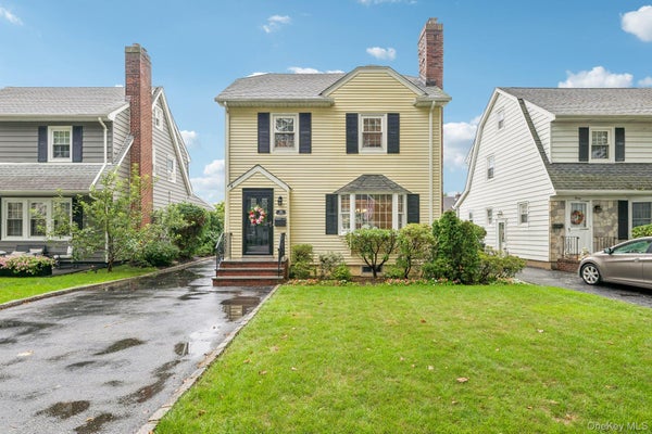 32 CAMBRIDGE AVE, GARDEN CITY, NY 11530 - Image 8f8cd1801bc87b5e0035e85548d64476/3225467195