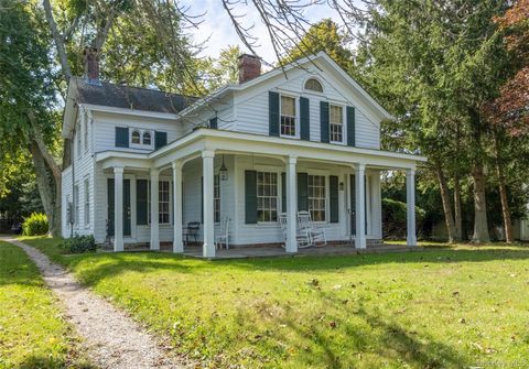 19450 Main Road Mattituck NY 11952