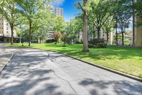 Photo of 4 Fordham Hill Oval #16C, Bronx, NY 10468 (MLS # 1045862)