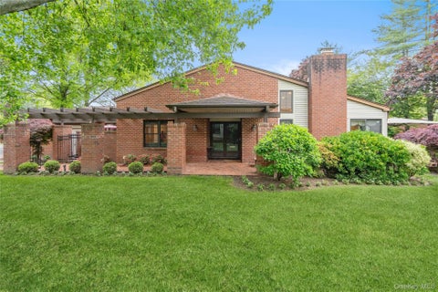 Condo For Sale - 111 Dove Hill Drive<br/> Manhasset, NY 11030