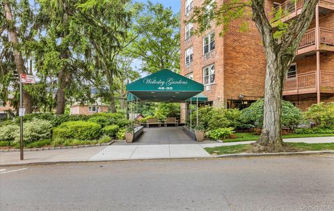 42-30 Douglaston Parkway 5N Douglaston NY 11363