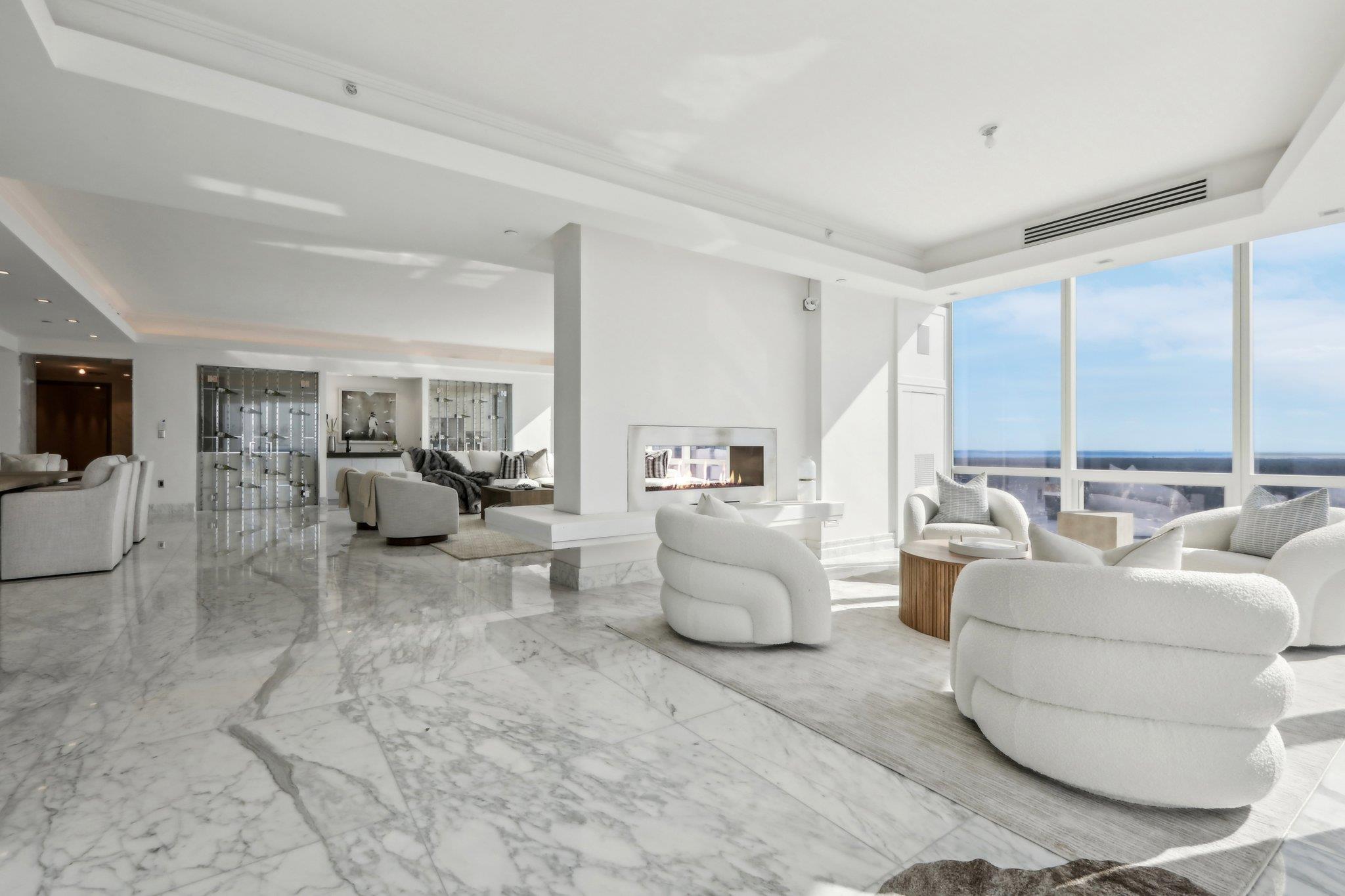 5 Renaissance Square PH41G