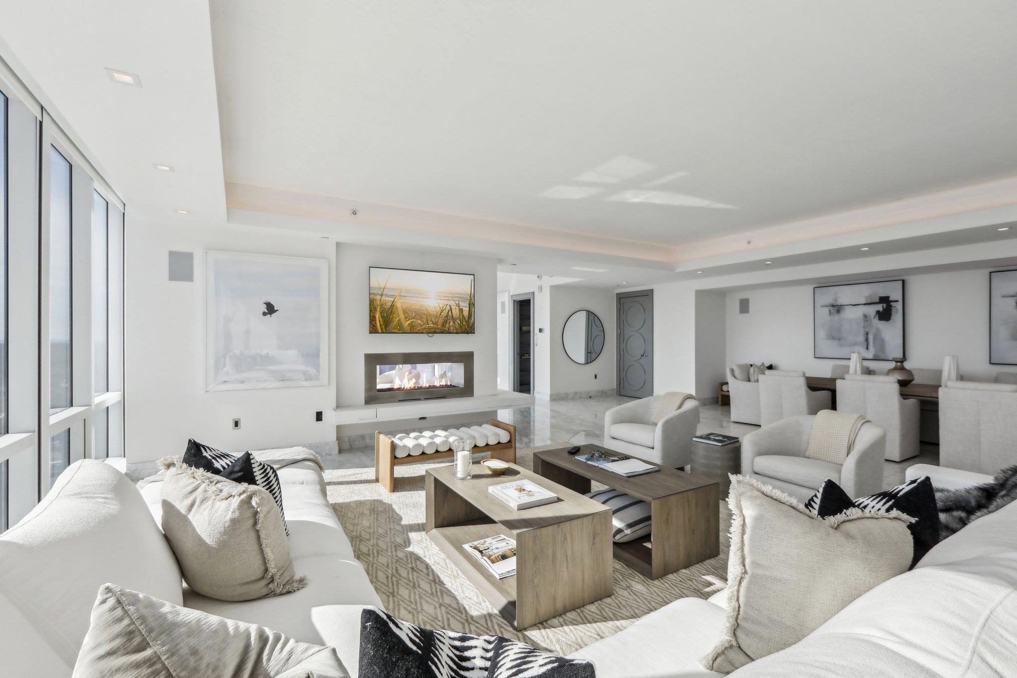 5 Renaissance Square PH41G