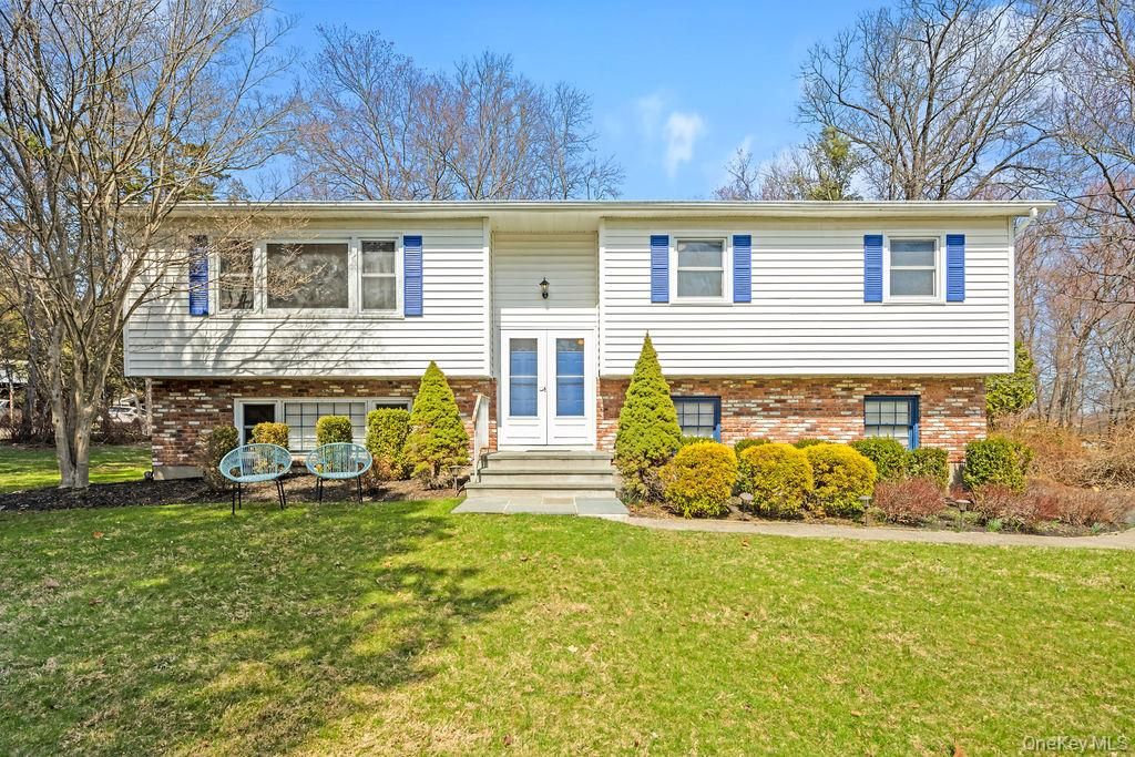 Photo of 29 Sandy Brook Drive, Spring Valley, NY 10977 (MLS # 984230)