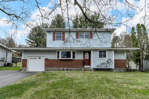 Photo of 2028 Oakwood Drive, Peekskill, NY 10566 (MLS # 984366)