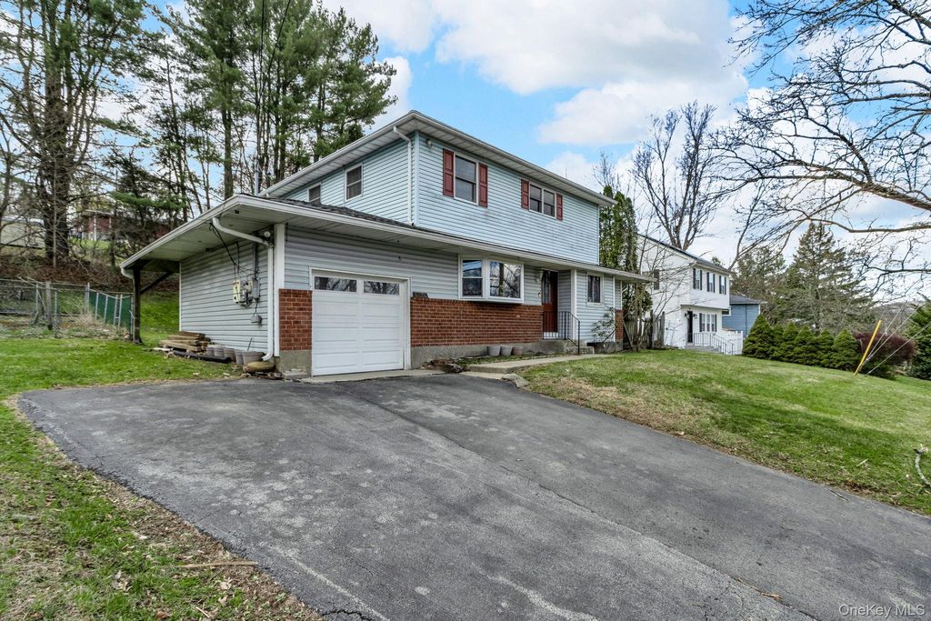 Photo of 2028 Oakwood Drive, Peekskill, NY 10566 (MLS # 984366)