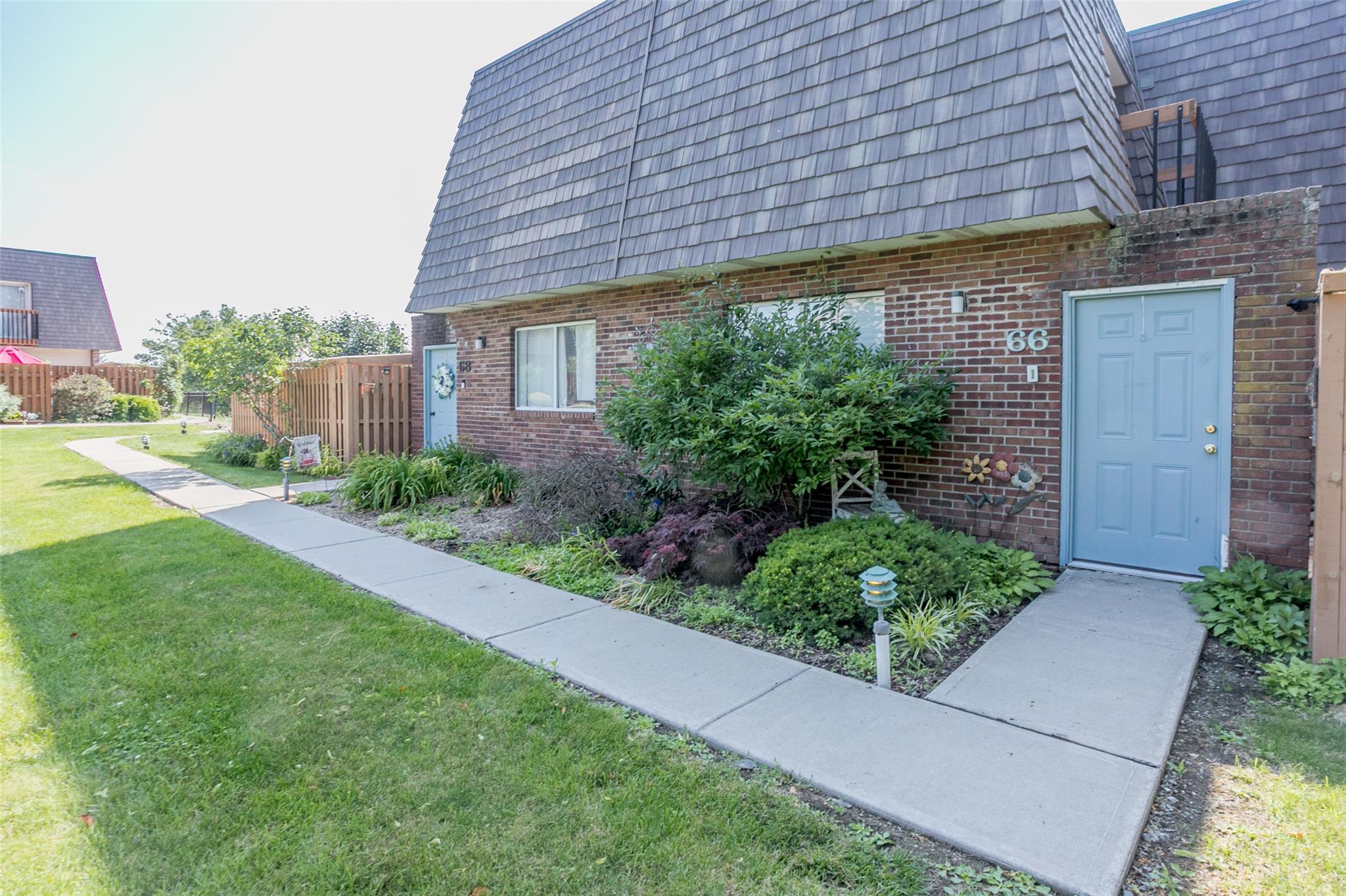 66 Laudaten Way