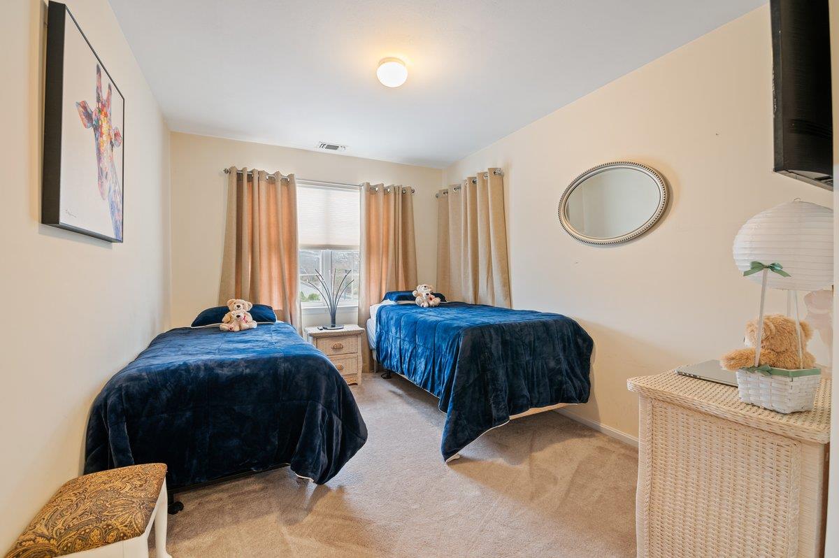 12 Jennifer Lane, Middle Island, New York image 18